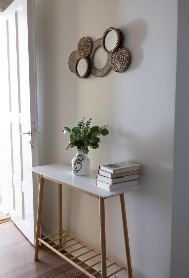2Ndhomes City Center 2Br Apartment By The Finnish National Theatre With Balcony And Park View Helsinki Buitenkant foto