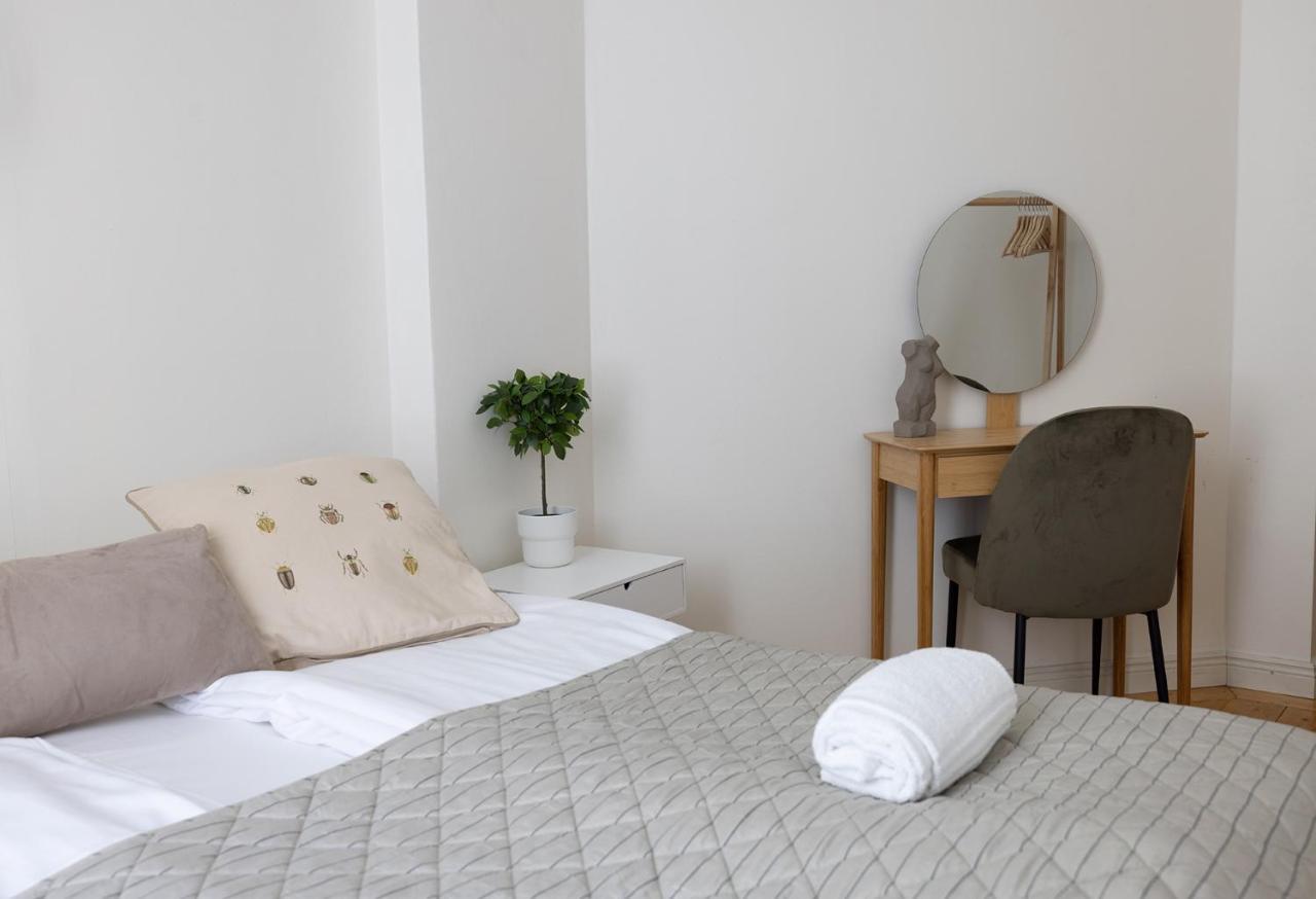 2Ndhomes City Center 2Br Apartment By The Finnish National Theatre With Balcony And Park View Helsinki Buitenkant foto