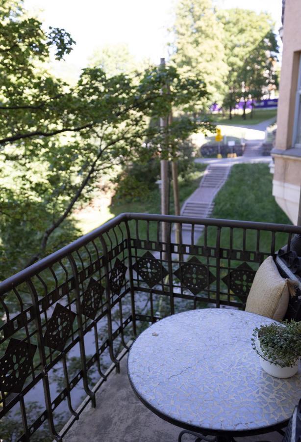 2Ndhomes City Center 2Br Apartment By The Finnish National Theatre With Balcony And Park View Helsinki Buitenkant foto