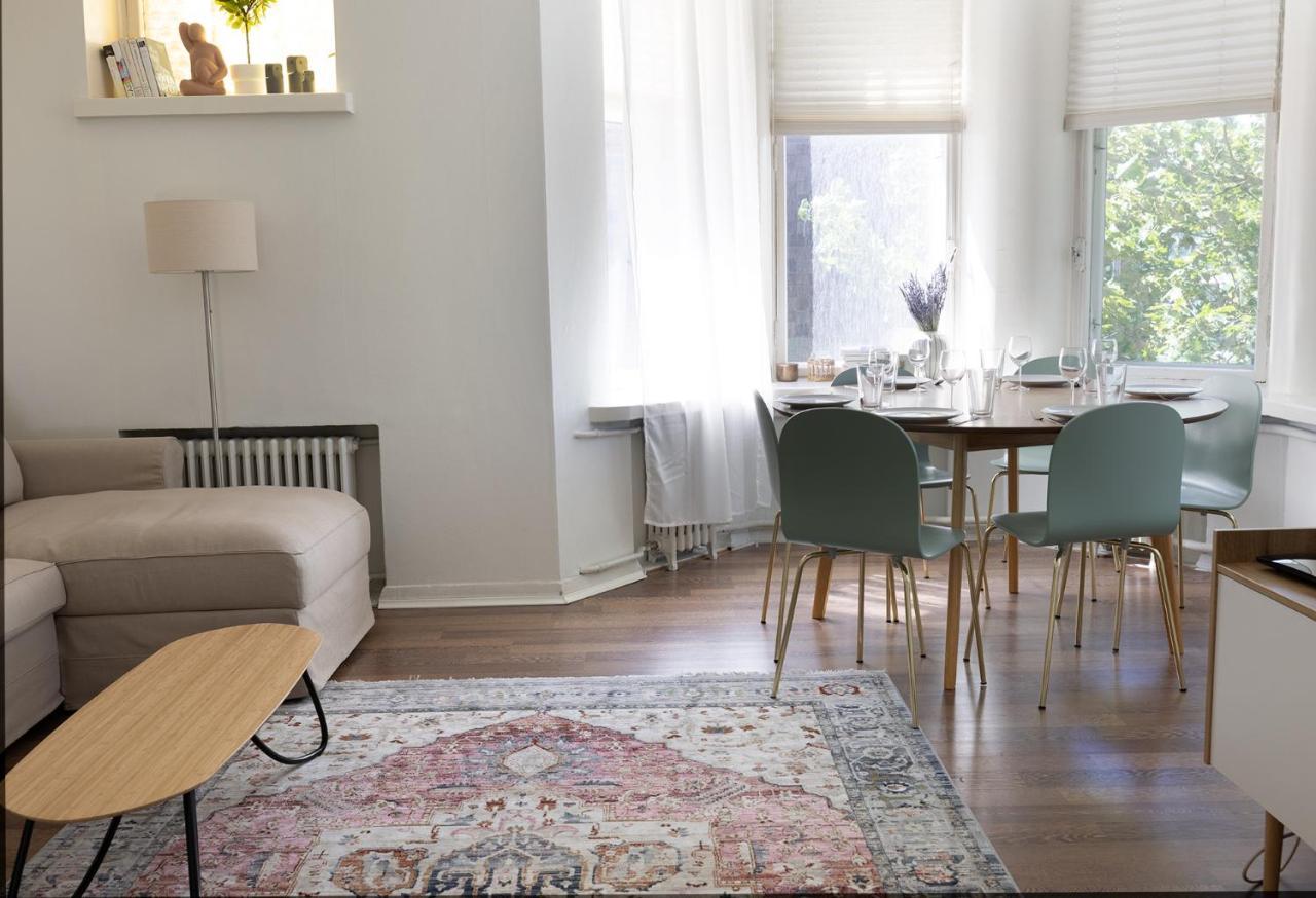 2Ndhomes City Center 2Br Apartment By The Finnish National Theatre With Balcony And Park View Helsinki Buitenkant foto