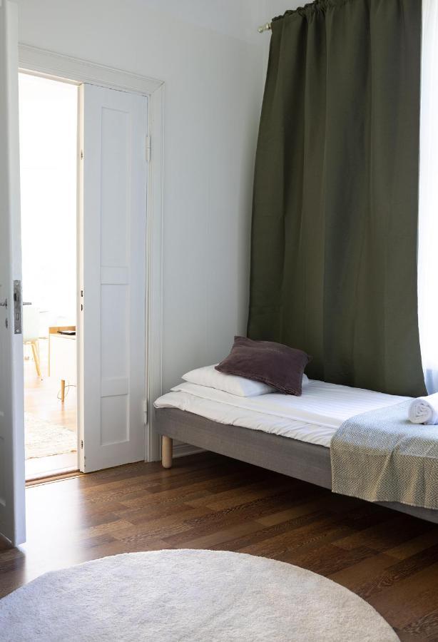 2Ndhomes City Center 2Br Apartment By The Finnish National Theatre With Balcony And Park View Helsinki Buitenkant foto